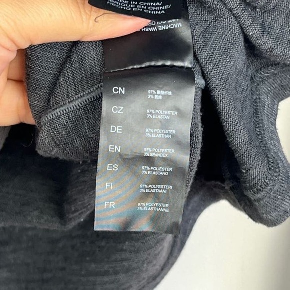 Kuhl Men's Ryzer 1/4 zip pull over sweater in "Black/ Koal" Black/gray size L - Picture 10 of 10